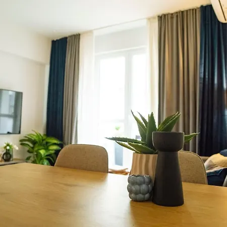 Bliss - Old Town I Free Street Parking I Balcony 아파트 부쿠레슈티
