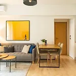 Bliss - Old Town I Free Street Parking I Balcony Apartment Bukarest