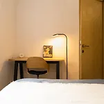 Apartment Bliss - Old Town I Free Street Parking I Balcony *