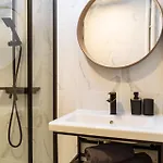 Apartment Bliss - Old Town I Free Street Parking I Balcony