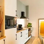 Bliss - Old Town I Free Street Parking I Balcony Bukarest